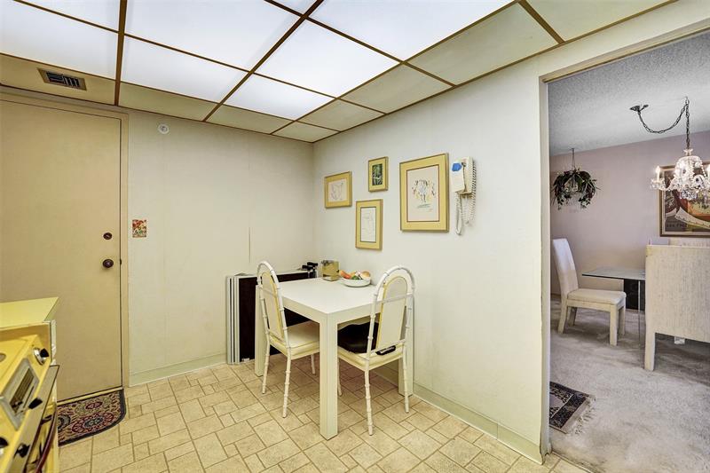 Image 22 of 94 For 405 Ocean Blvd  623