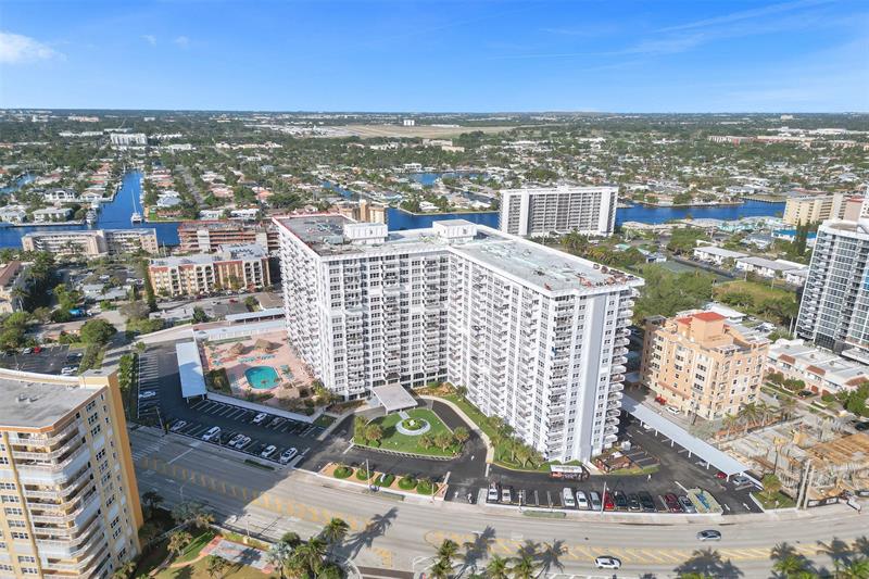 Image 57 of 94 For 405 Ocean Blvd  623