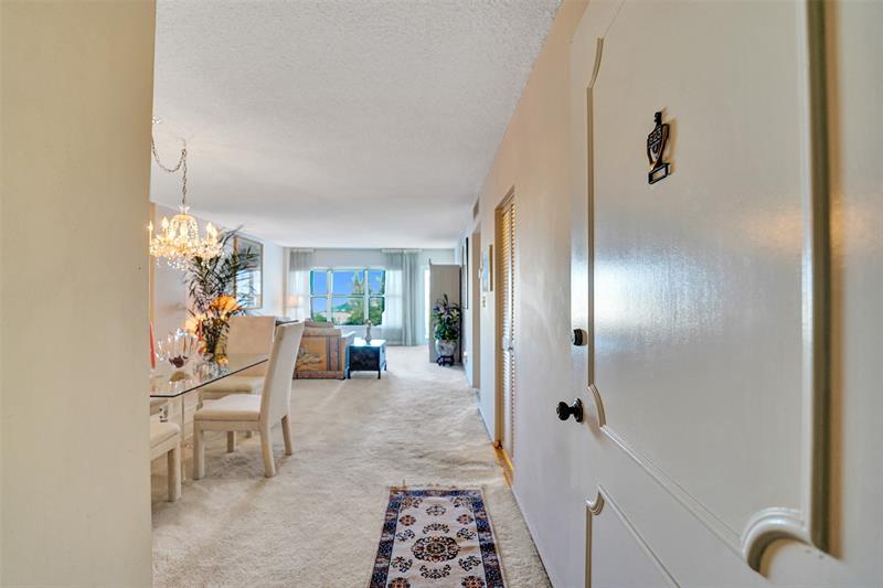 Image 7 of 94 For 405 Ocean Blvd  623