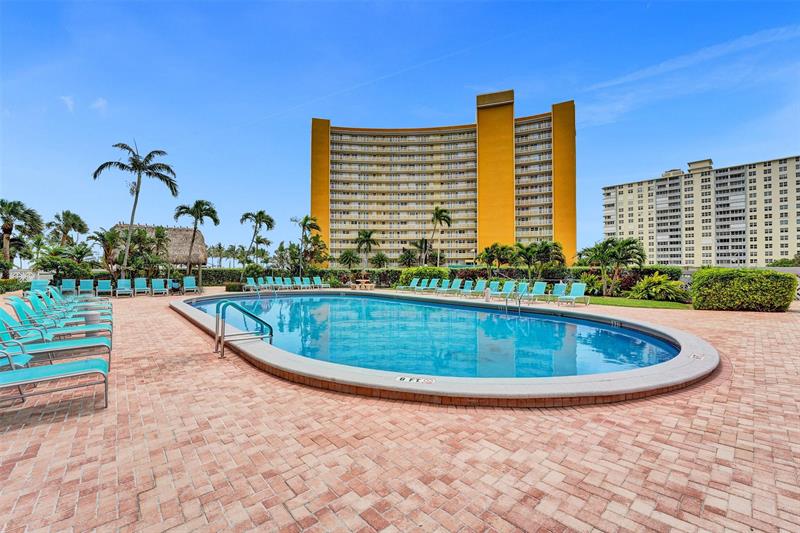 Image 77 of 94 For 405 Ocean Blvd  623