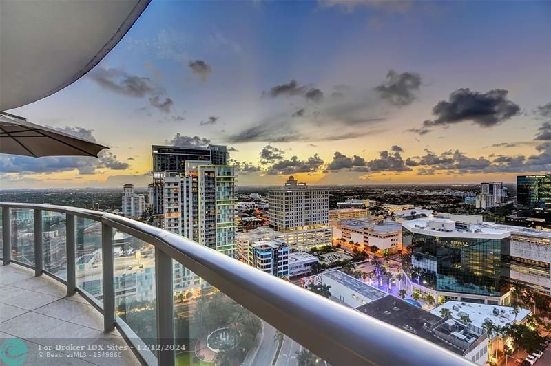 Image 49 of 56 For 100 Las Olas Blvd  2303