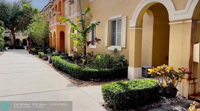 Details for 8956 18th St  1106, Hollywood, FL 33025