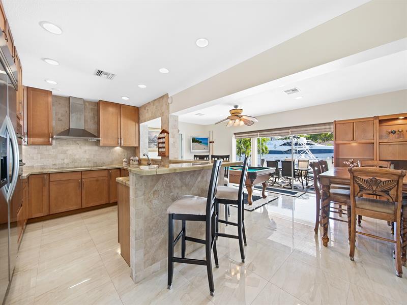 Image 36 of 40 For 57 Castle Harbor Is