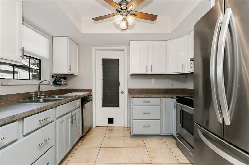 Image 14 of 42 For 3261 6th Ave