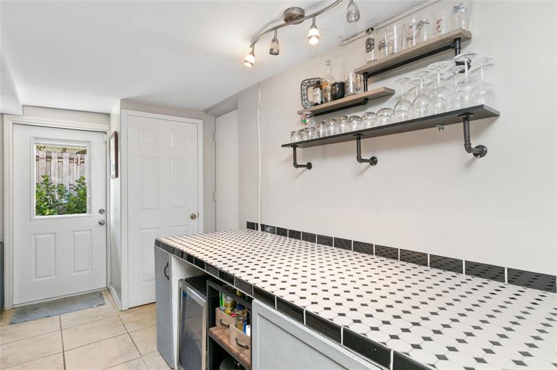 Image 15 of 42 For 3261 6th Ave