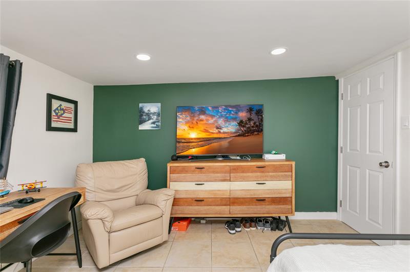 Image 20 of 42 For 3261 6th Ave