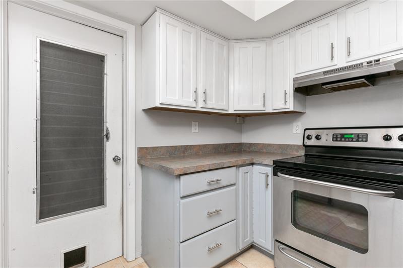 Image 31 of 42 For 3261 6th Ave