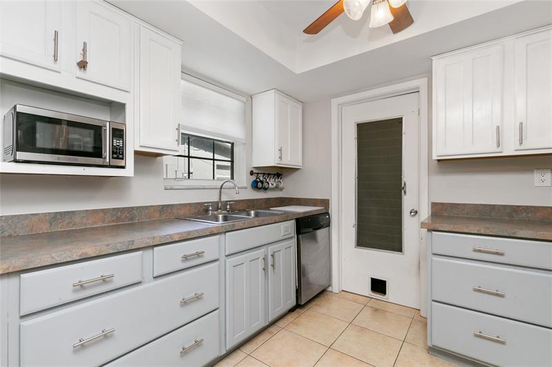 Image 32 of 42 For 3261 6th Ave