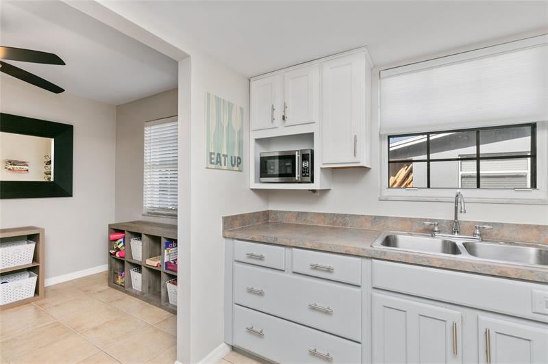 Image 33 of 42 For 3261 6th Ave