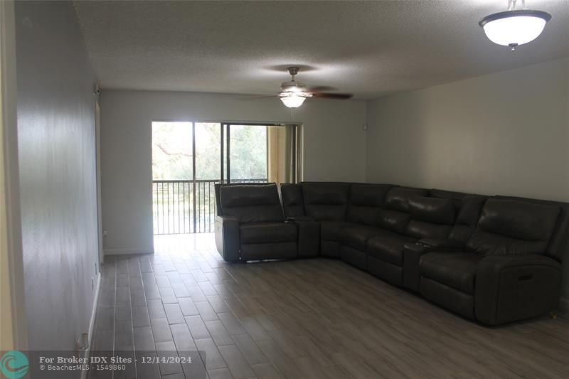 Image 28 of 33 For 2039 Coral Ridge Dr  304