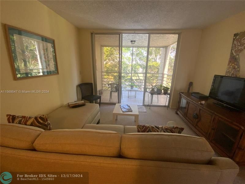 Image 18 of 27 For 9311 Orange Grove Dr