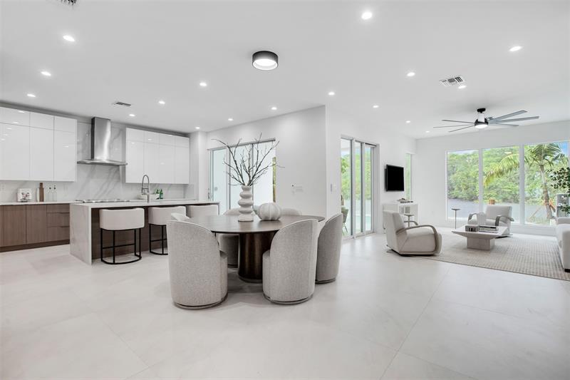 Image 15 of 22 For 1129 18 Court  1129