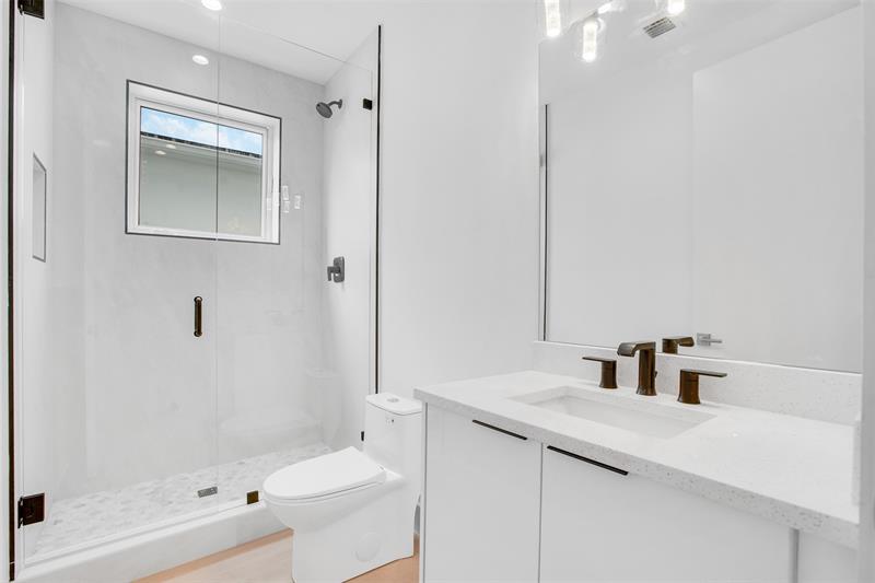 Image 18 of 22 For 1129 18 Court  1129
