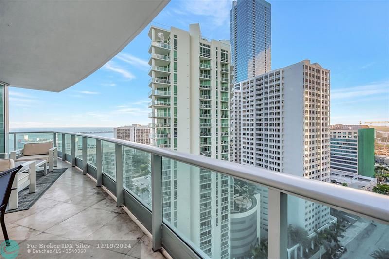 Image 31 of 71 For 1331 Brickell Bay Dr  1908