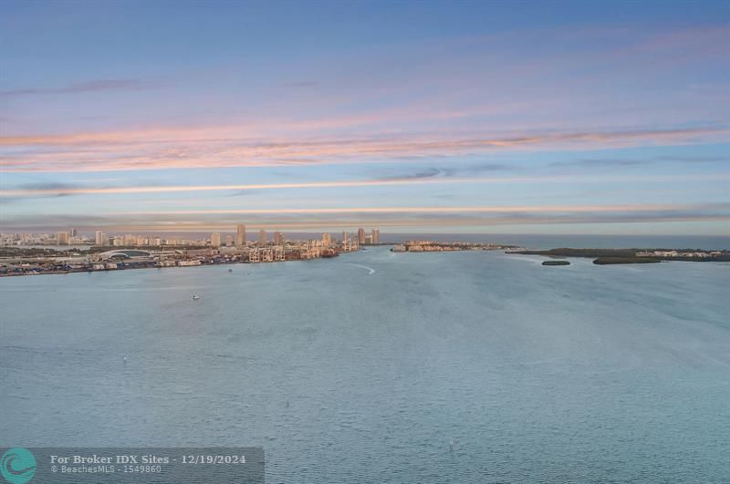 Image 49 of 71 For 1331 Brickell Bay Dr  1908