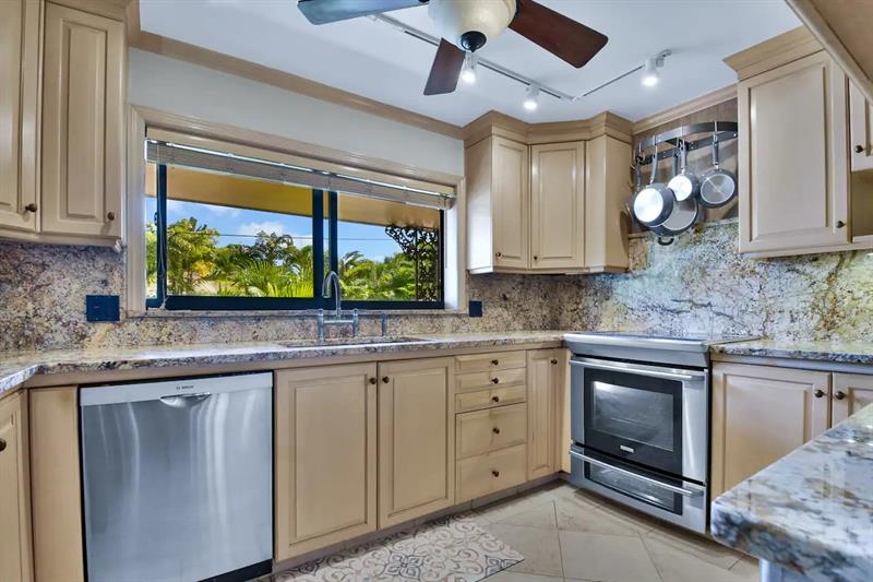 Image 19 of 29 For 2030 31st Ct