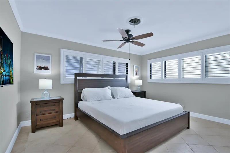 Image 21 of 29 For 2030 31st Ct