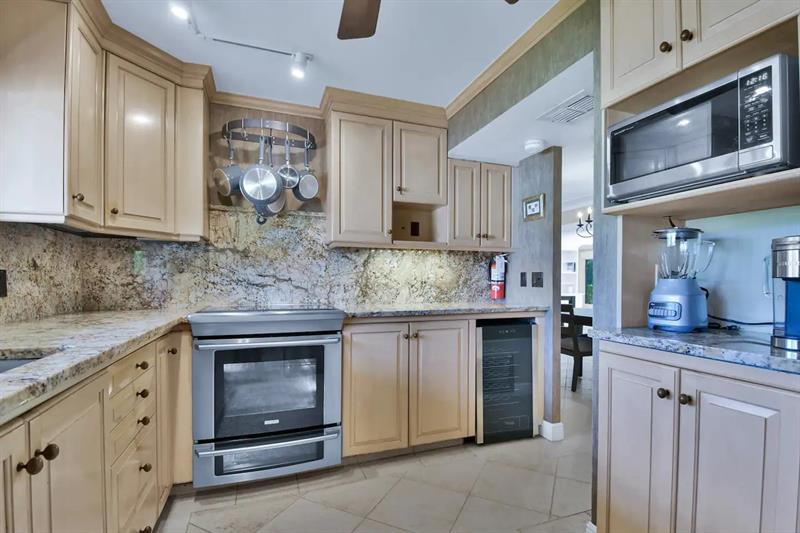 Image 4 of 29 For 2030 31st Ct