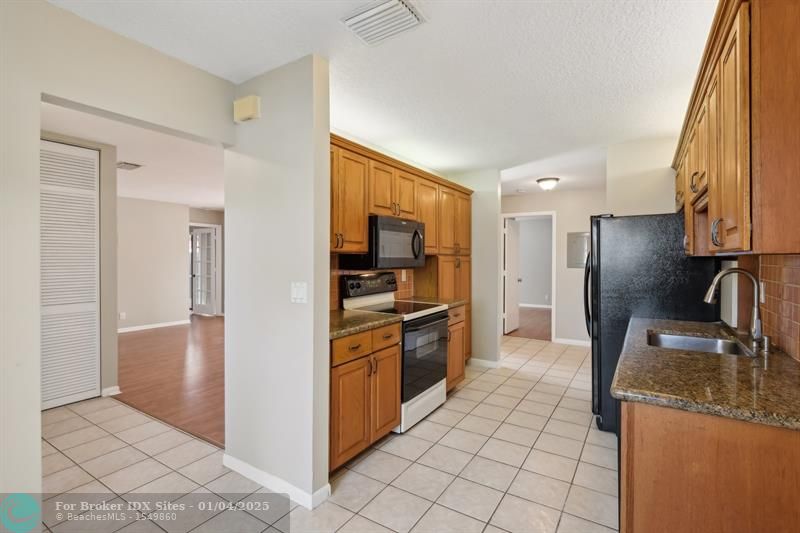 Image 18 of 52 For 2533 Carambola Cir  18108