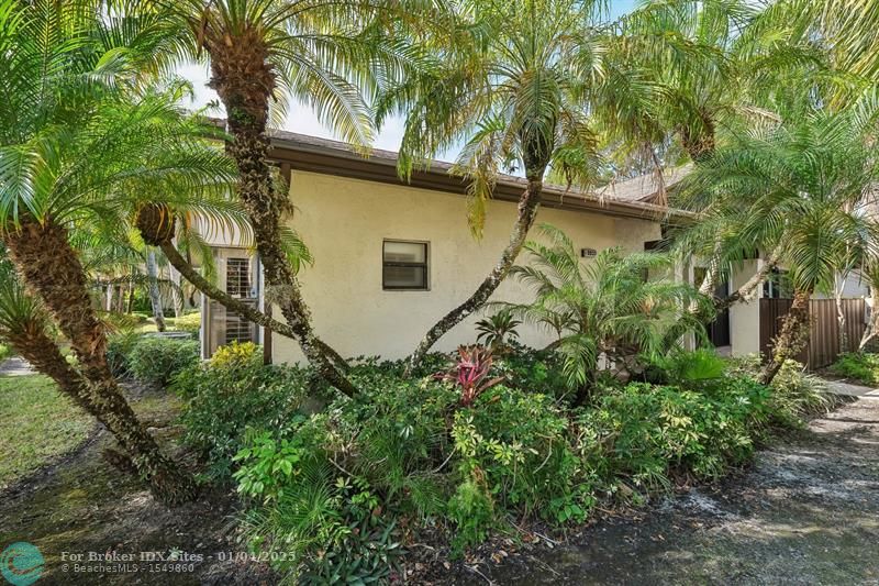 Image 33 of 52 For 2533 Carambola Cir  18108