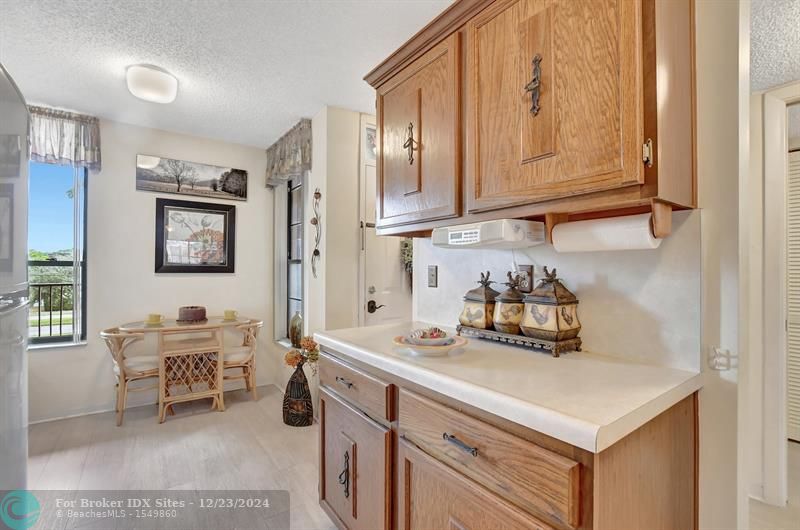 Image 13 of 34 For 6033 Coral Lake Dr  6033