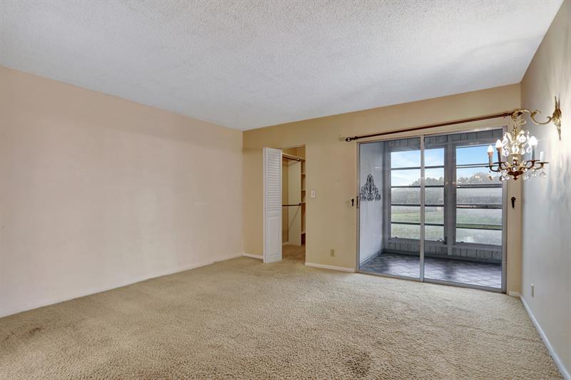 Image 12 of 52 For 4301 Martinique Cir  C3