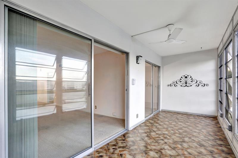 Image 23 of 52 For 4301 Martinique Cir  C3
