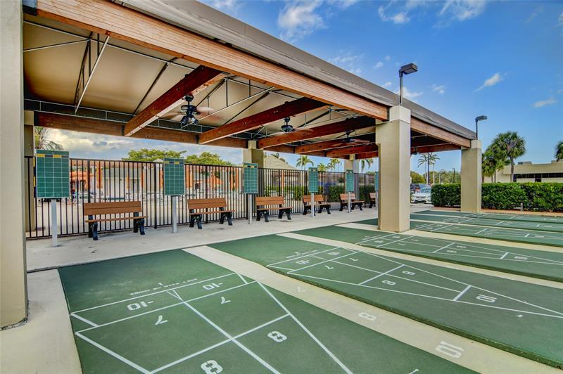 Image 39 of 52 For 4301 Martinique Cir  C3