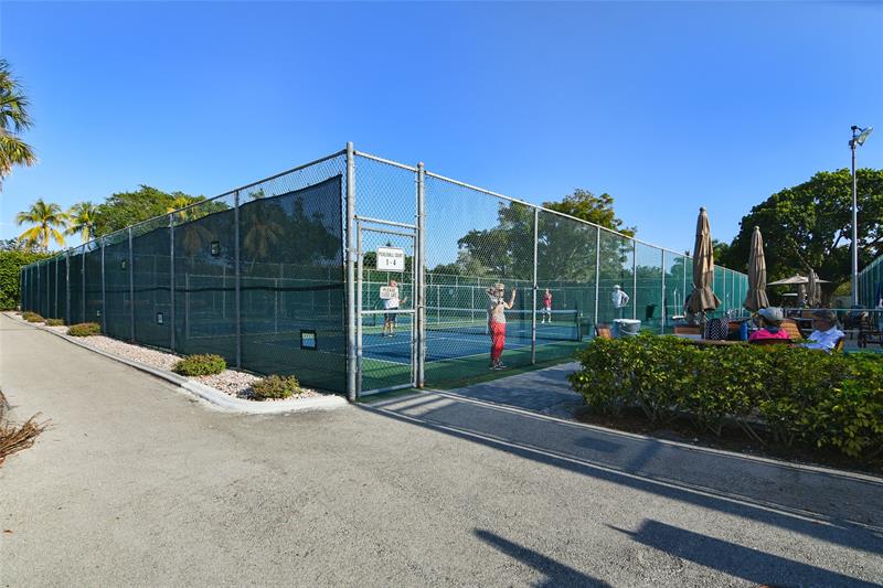 Image 42 of 52 For 4301 Martinique Cir  C3