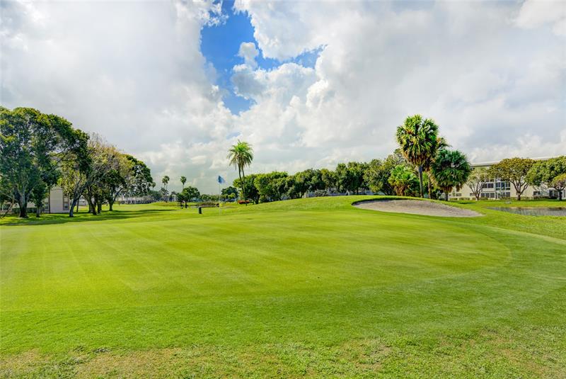 Image 49 of 52 For 4301 Martinique Cir  C3