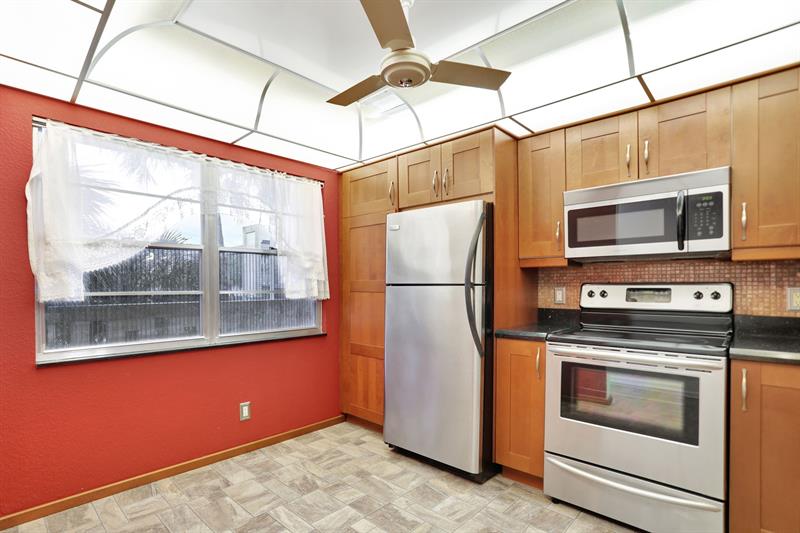Image 5 of 52 For 4301 Martinique Cir  C3
