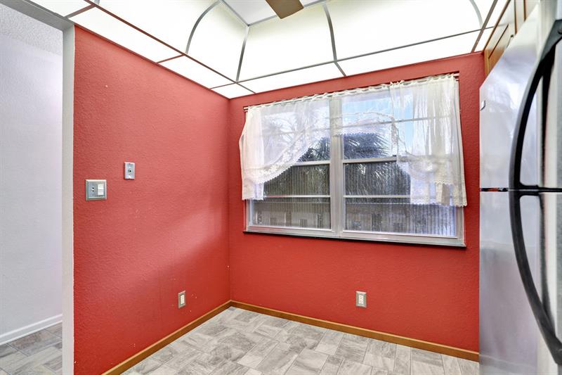 Image 6 of 52 For 4301 Martinique Cir  C3