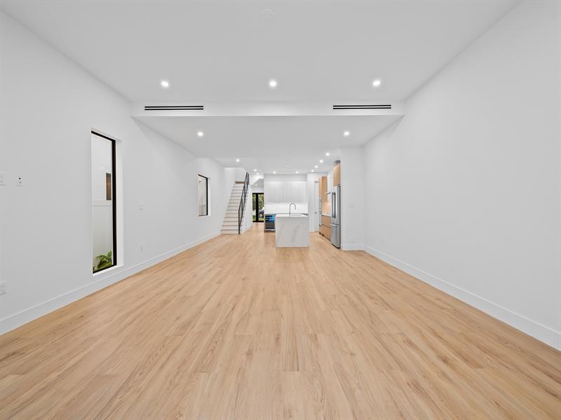 Image 18 of 53 For 808 12th Street  808