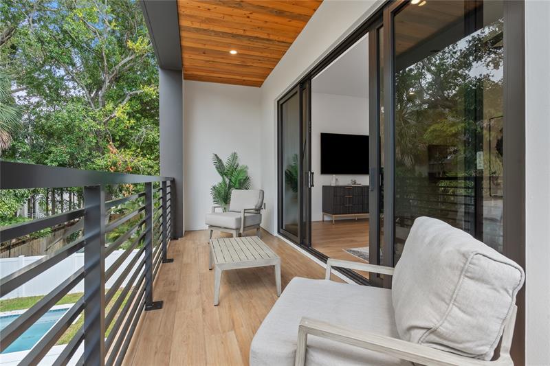 Image 32 of 53 For 808 12th Street  808