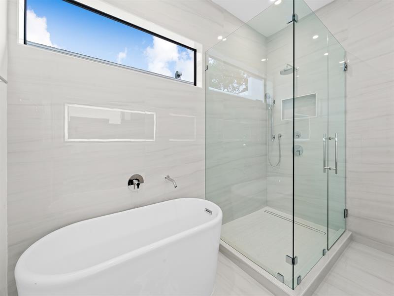 Image 34 of 53 For 808 12th Street  808