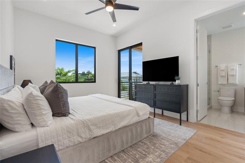 Image 40 of 53 For 808 12th Street  808