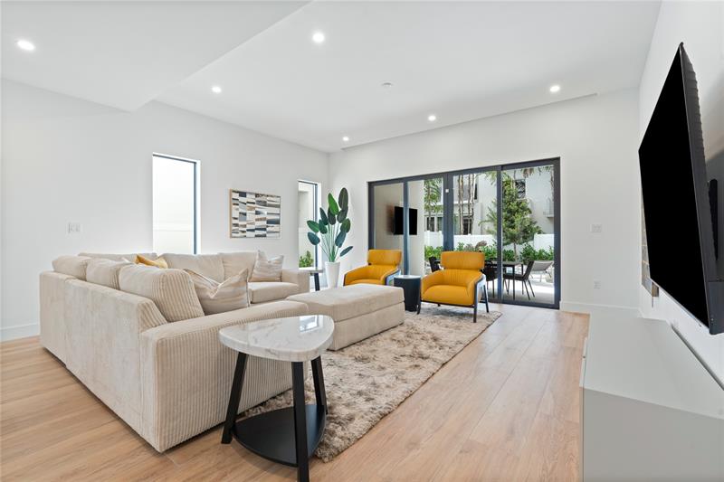 Image 5 of 53 For 808 12th Street  808
