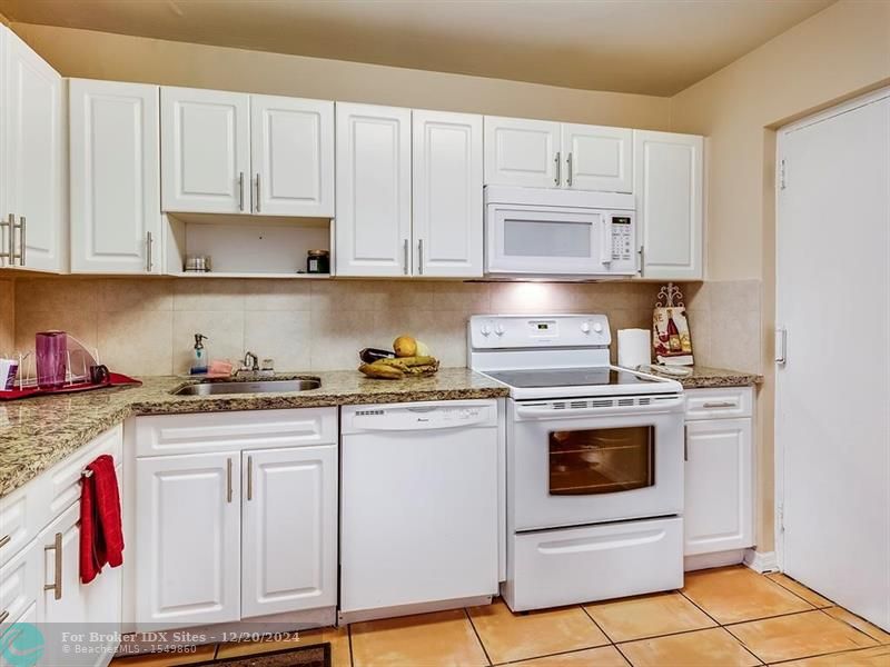 Image 3 of 11 For 7440 Miami Lakes Dr #f206