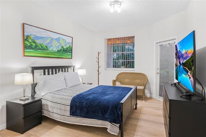 Image 10 of 30 For 3165 184th St  6105