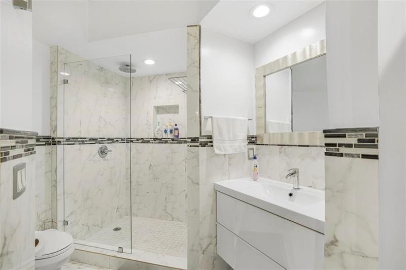 Image 16 of 30 For 3165 184th St  6105