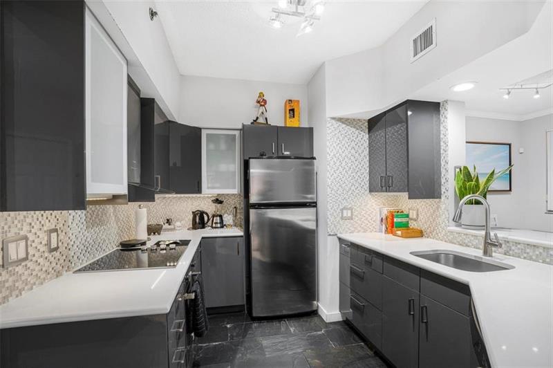 Image 4 of 30 For 3165 184th St  6105