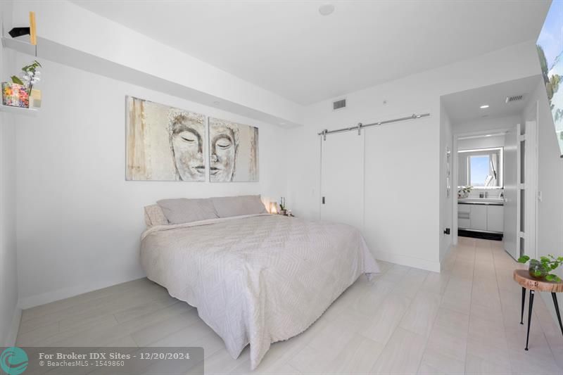 Image 14 of 40 For 2000 Metropica Way  2407