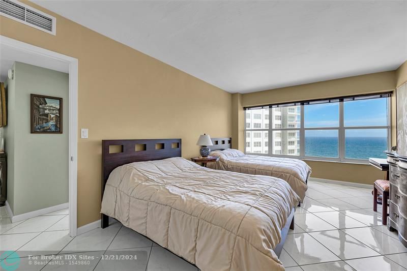 Image 24 of 38 For 3700 Galt Ocean Dr  1501