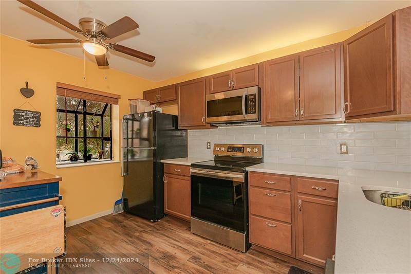 Image 22 of 40 For 3769 Carambola Cir. N.