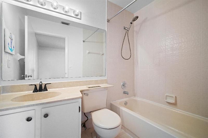 Image 11 of 15 For 2641 Gately Dr West  507