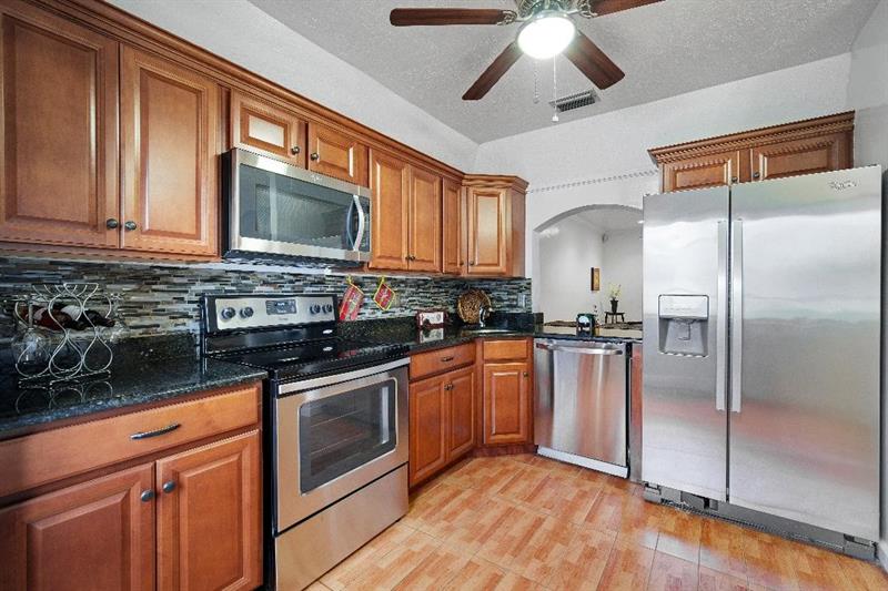 Image 4 of 15 For 2641 Gately Dr West  507
