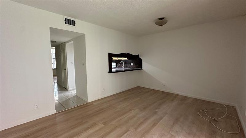 Image 10 of 21 For 745 1st Way  97