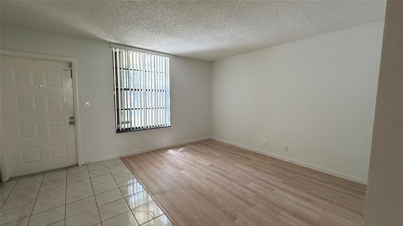 Image 4 of 21 For 745 1st Way  97