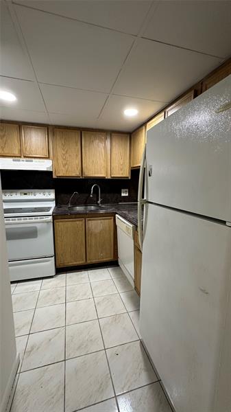 Image 9 of 21 For 745 1st Way  97