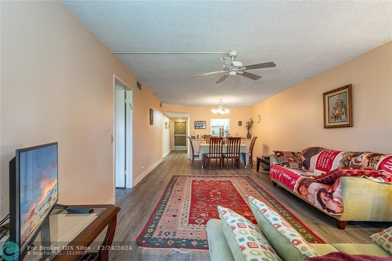 Image 9 of 56 For 8930 Hollybrook Blvd  209